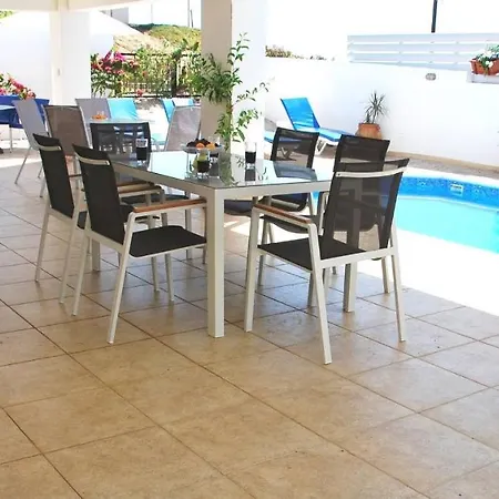 Only 50m To The Sea, Sleeps 12, Polis Villa