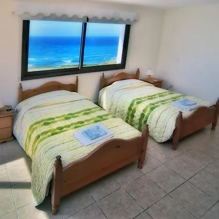 Only 50m To The Sea, Sleeps 12, Polis Villa *