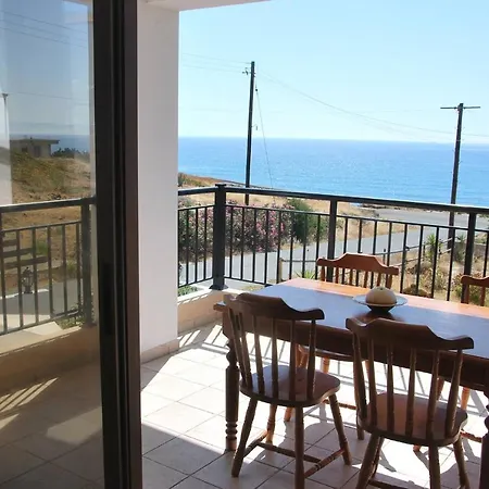 Only 50m To The Sea, Sleeps 12, Polis Villa Pomos