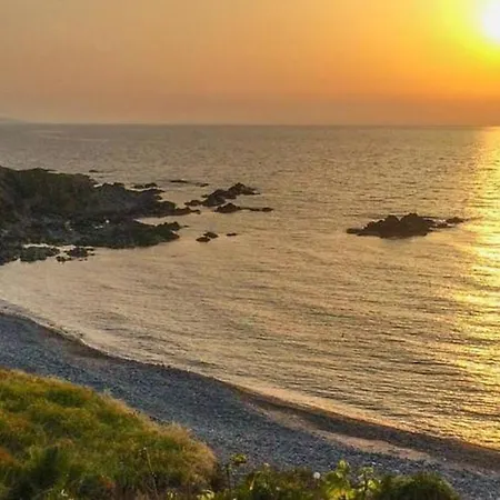 Only 50m To The Sea, Sleeps 12, Polis Pomos