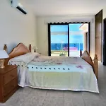 Only 50m To The Sea, Sleeps 12, Polis * Pomos