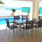 Only 50m To The Sea, Sleeps 12, Polis Villa