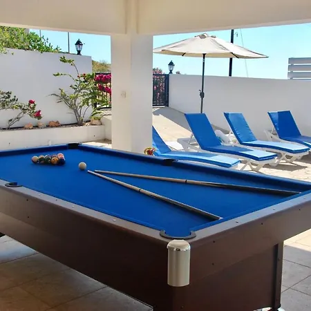 Only 50m To The Sea, Sleeps 12, Polis