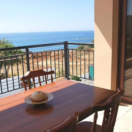 Only 50m To The Sea, Sleeps 12, Polis Pomos