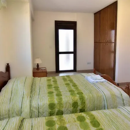 Only 50m To The Sea, Sleeps 12, Polis