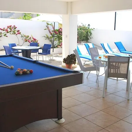 Only 50m To The Sea, Sleeps 12, Polis