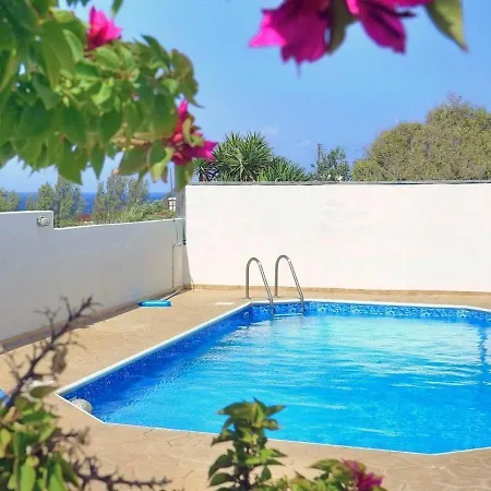 Only 50m To The Sea, Sleeps 12, Polis Villa Pomos