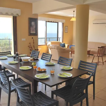 Villa Only 50m To The Sea, Sleeps 12, Polis *