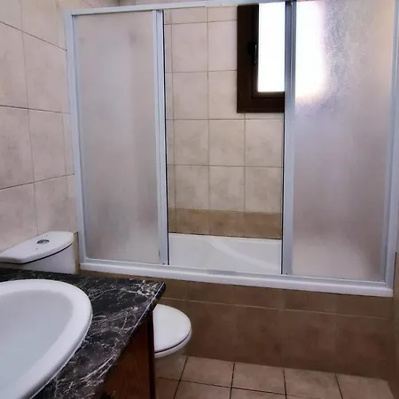 Villa Only 50m To The Sea, Sleeps 12, Polis *