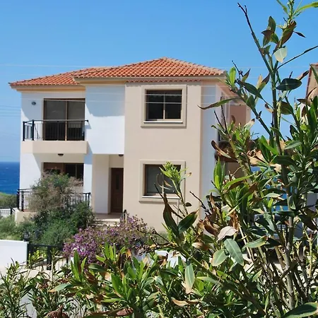 Only 50m To The Sea, Sleeps 12, Polis