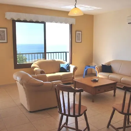 Only 50m To The Sea, Sleeps 12, Polis Villa *