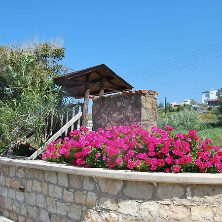 Only 50m To The Sea, Sleeps 12, Polis Villa