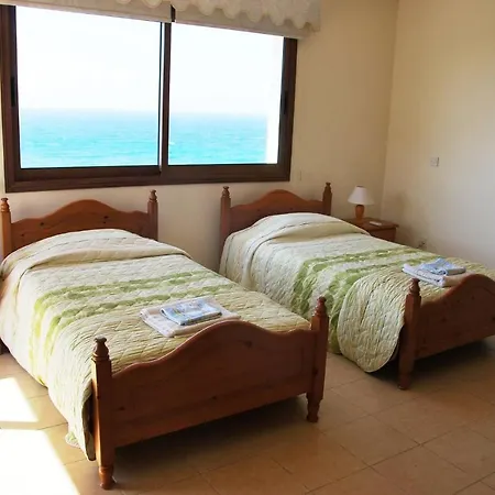 Only 50m To The Sea, Sleeps 12, Polis Villa *