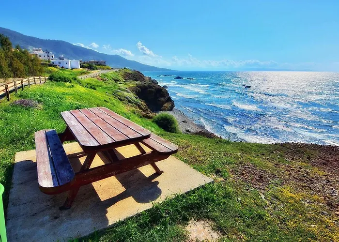 Vila Only 50m To The Sea, Sleeps 12, Polis