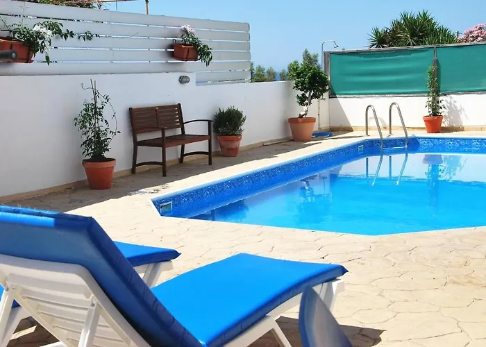 Vila Only 50m To The Sea, Sleeps 12, Polis Pomos