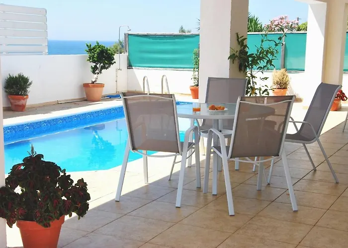 Vila Only 50m To The Sea, Sleeps 12, Polis *