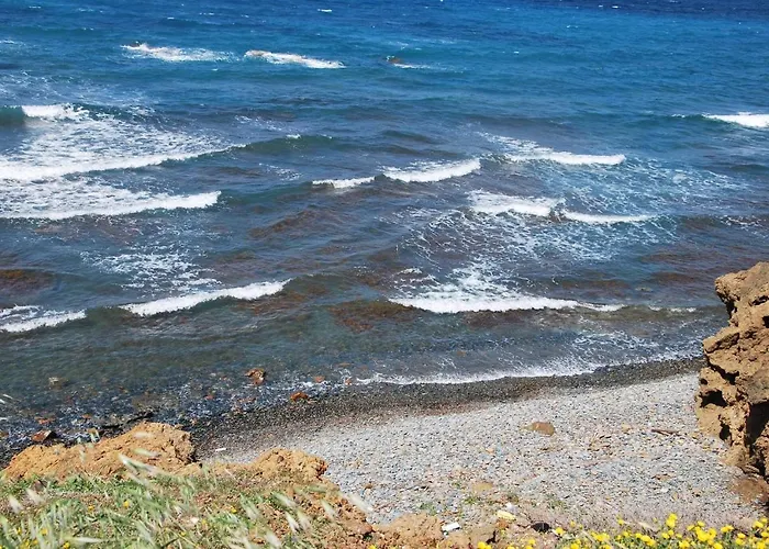 Only 50m To The Sea, Sleeps 12, Polis *