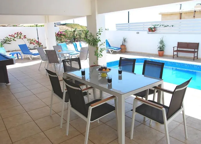 וילה Only 50m To The Sea, Sleeps 12, Polis *