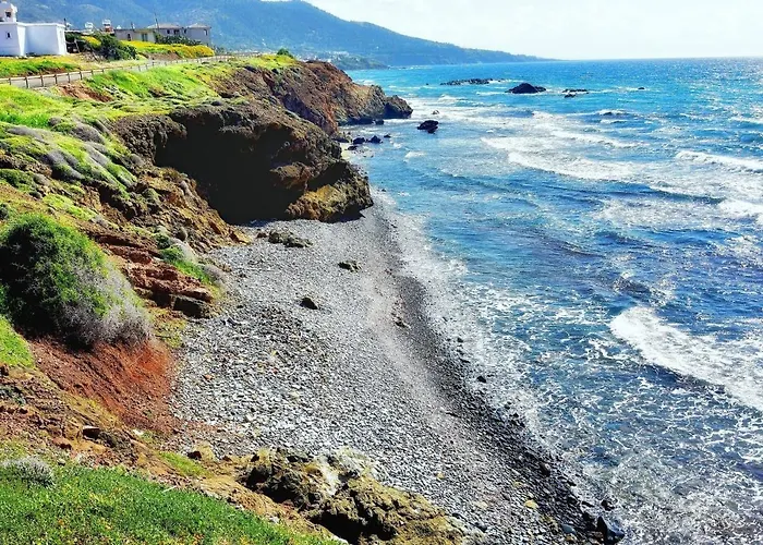 Only 50m To The Sea, Sleeps 12, Polis Vila