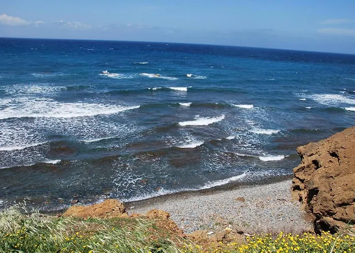 Only 50m To The Sea, Sleeps 12, Polis Vila *