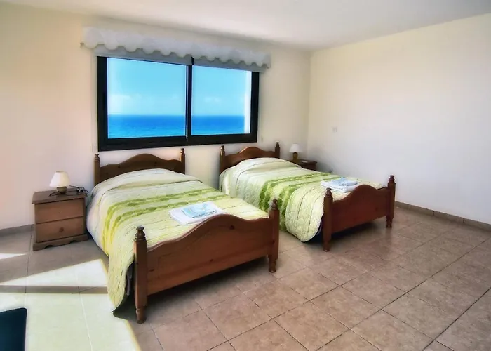 Only 50m To The Sea, Sleeps 12, Polis